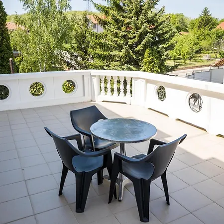 Hotel Garni Panorama Lux Ni