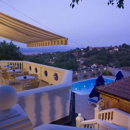 Garni Panorama Lux 3* Ni