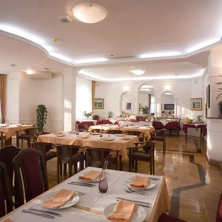 Garni Panorama Lux Ni