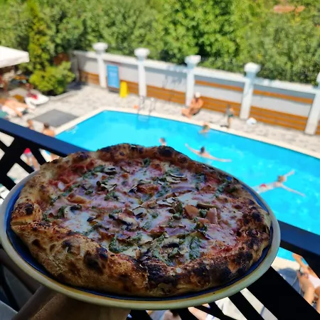 Hotel Garni Panorama Lux Ni