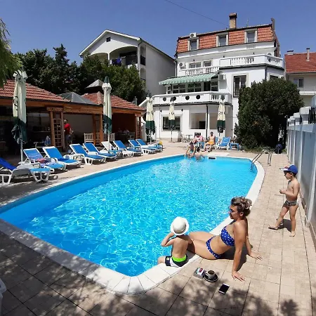 Hotel Garni Hotel Panorama Lux 3*