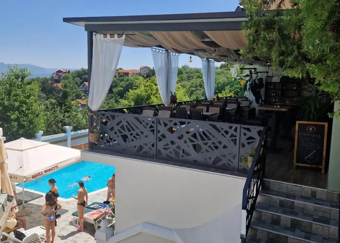 Garni Panorama Lux 3* Ni